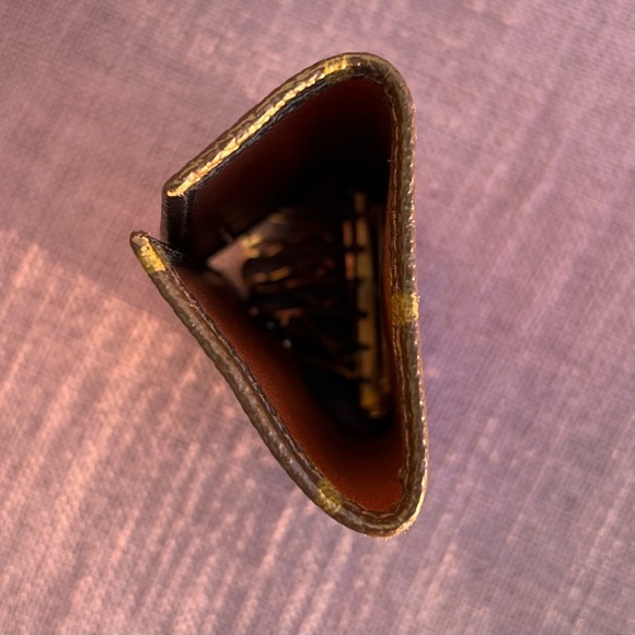 Louis Vuitton Monogram Multicles 6 Ring Key Case - Picture 5 of 5
